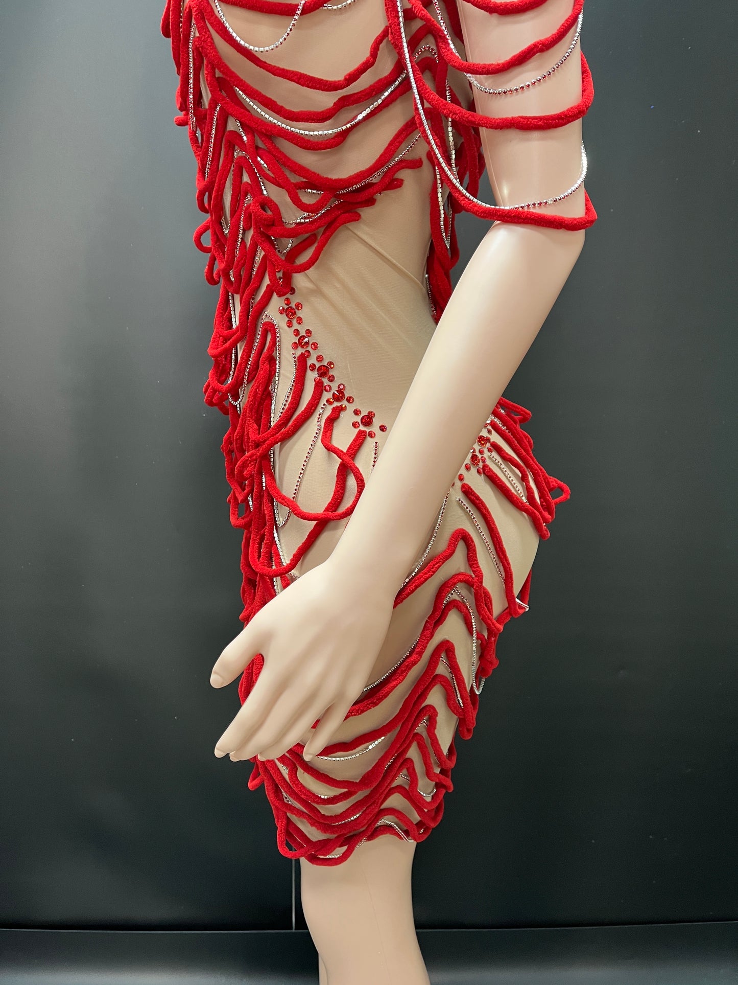 SCARLET ENCHANTRESS MINI